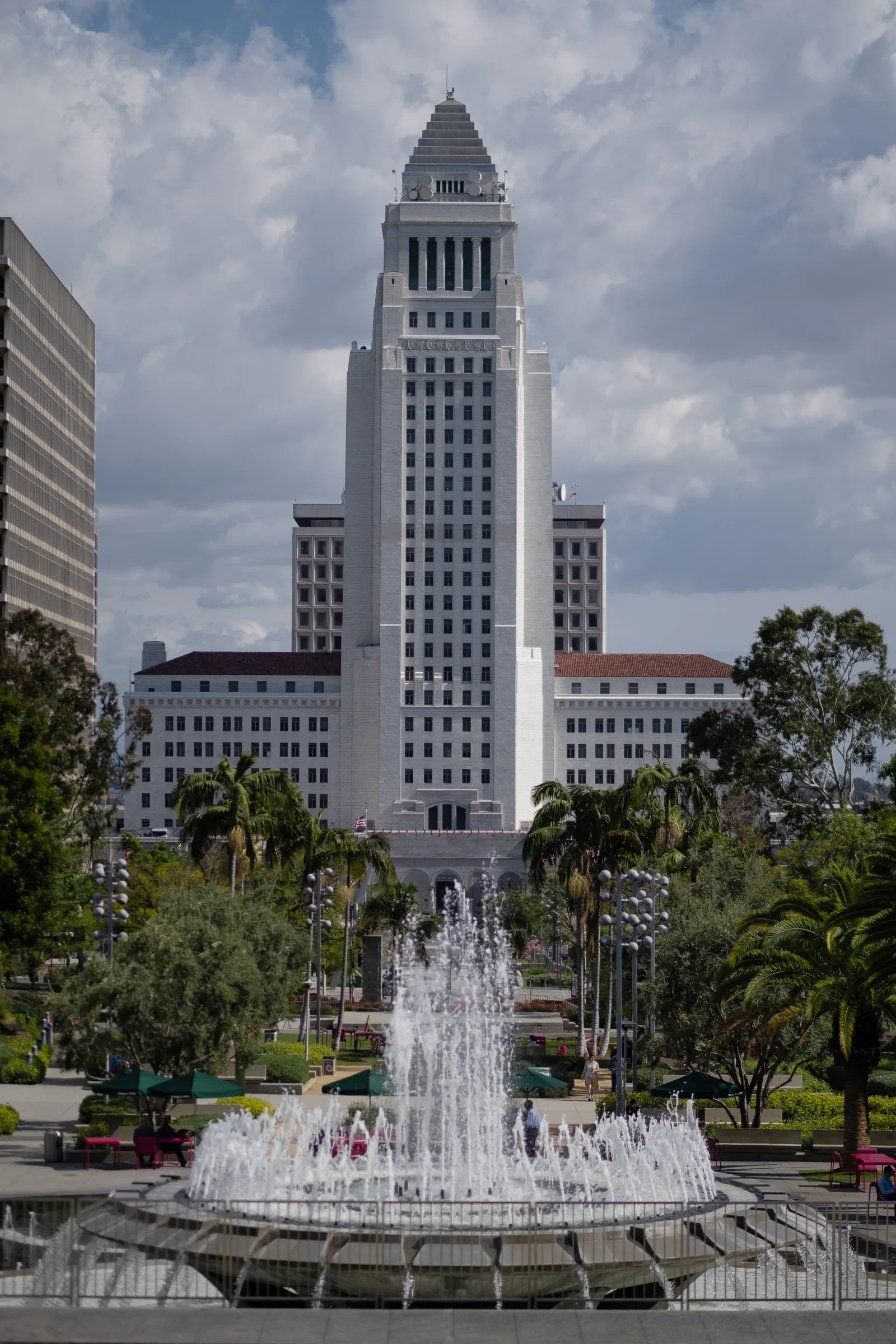 Los Angeles City Hall seen from Grand Park, Downtown LA